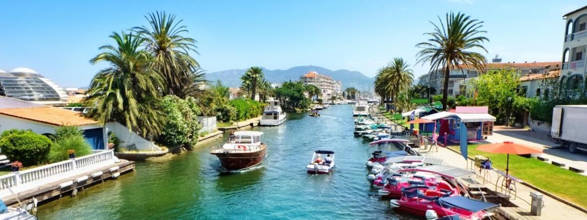 Vistas Frontales Al Mar Apartment Empuriabrava Ngoại thất bức ảnh